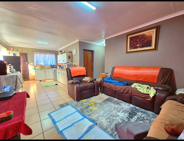 7 BEDROOM HOUSE FOR SALE IN DALVIEW
